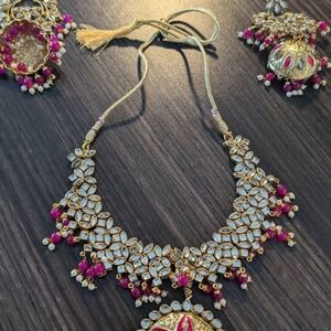Elegant Gold and Pink Necklace Set